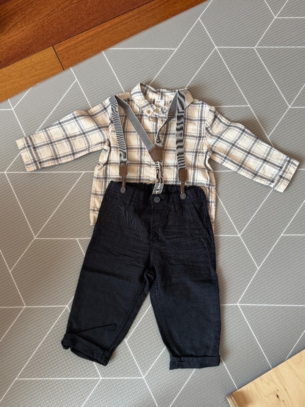 H&M shirt and pants set with suspenders